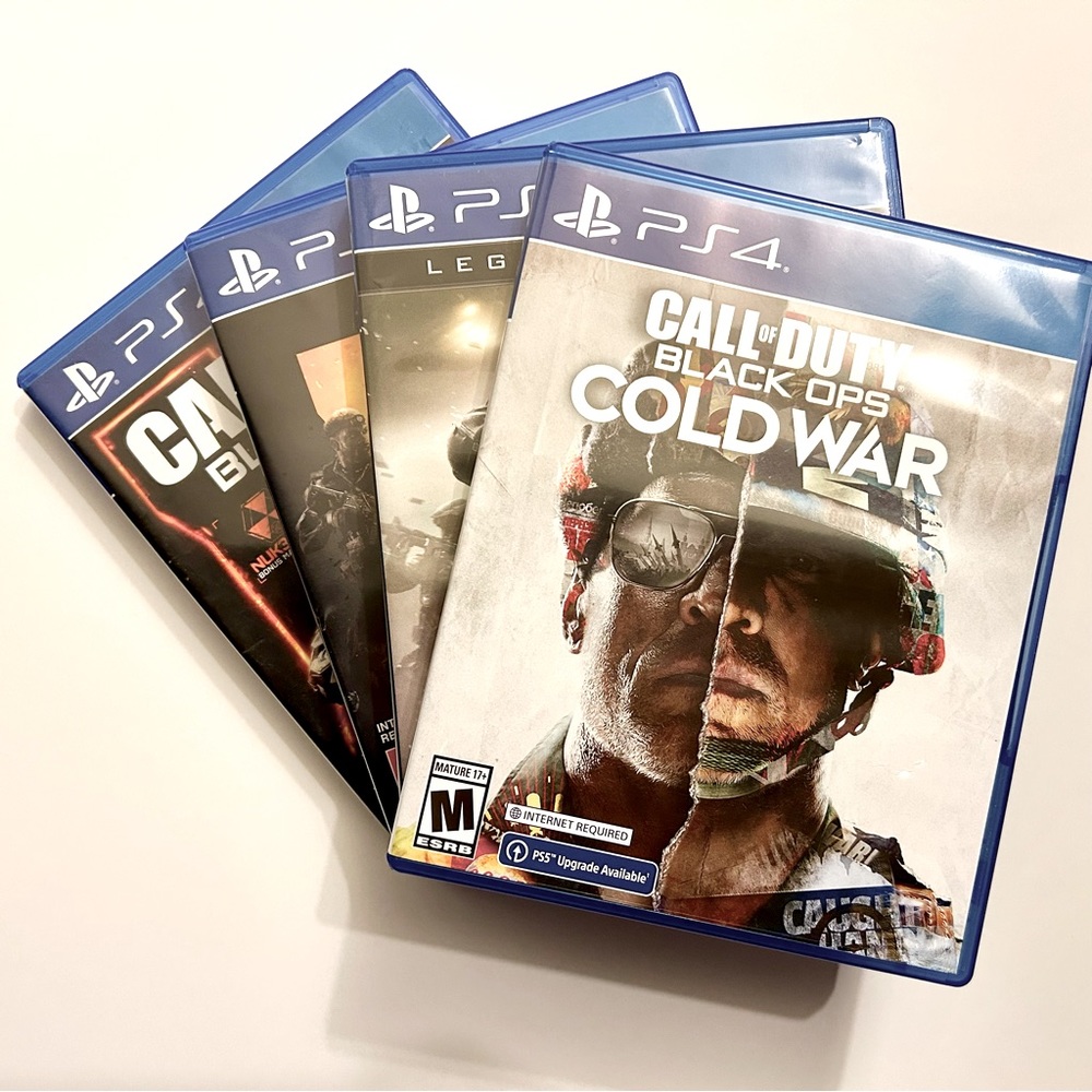 Call of Duty PS4 Game Bundle - Picture 1 of 3